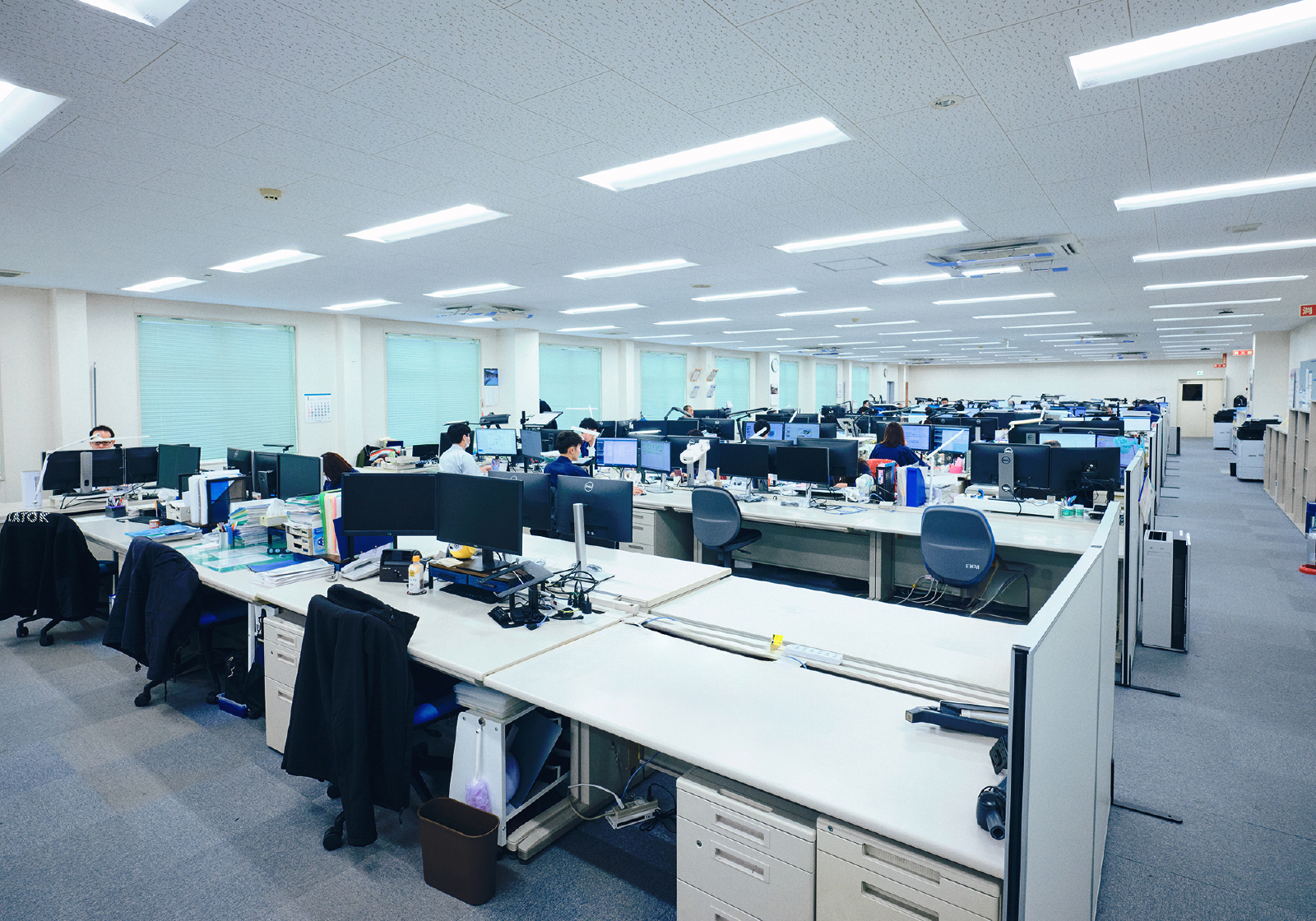社内の風景